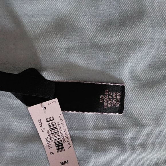 Victoria's Secret Chantilly Lace Plunge Teddy Bodysuit Black Size M/M NWT - Picture 10 of 12